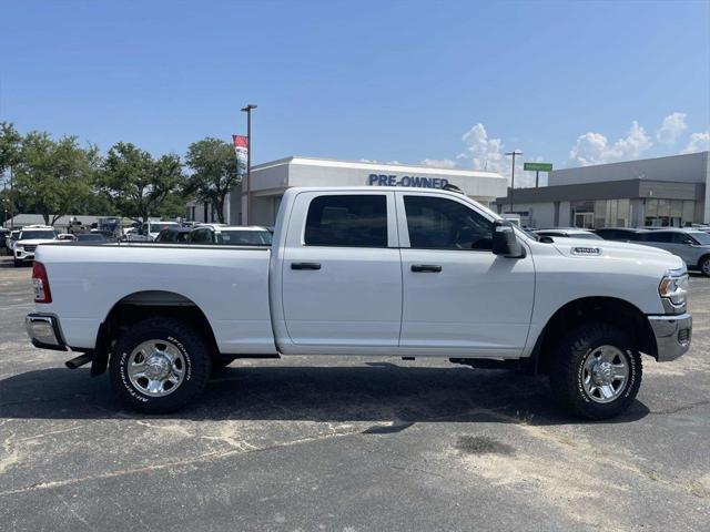 2023 RAM 3500 Tradesman Crew Cab 4x4 64 Box