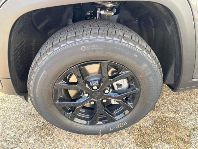 2025 Jeep Grand Cherokee GRAND CHEROKEE L ALTITUDE 4X2