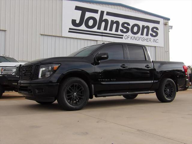 2018 Nissan TITAN SV