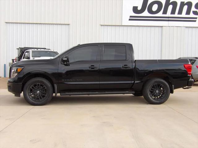 2018 Nissan TITAN SV