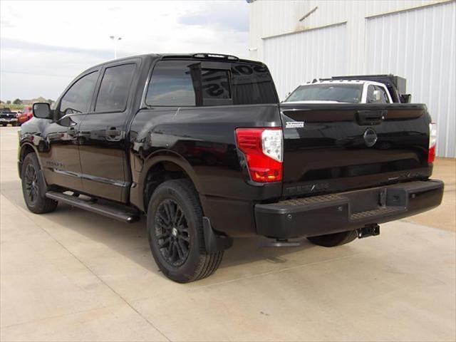 2018 Nissan TITAN SV