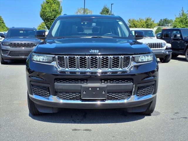 2022 Jeep Grand Cherokee L Laredo 4x4