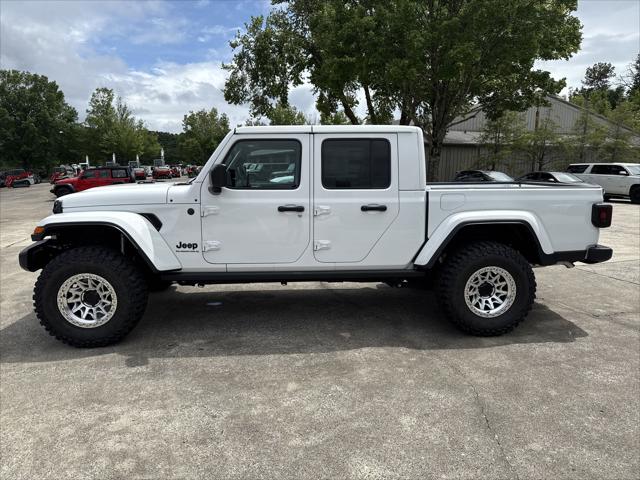 2025 Jeep Gladiator GLADIATOR NIGHTHAWK 4X4 2025 Jeep Gladiator GLADIATOR NIGHTHAWK 4X4