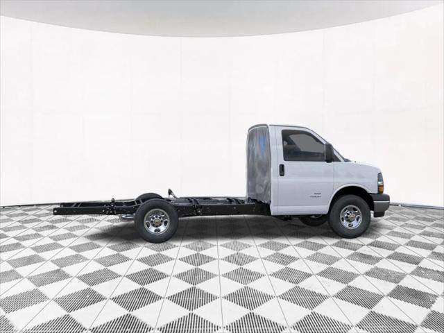 2025 Chevrolet Express Cutaway Work Van