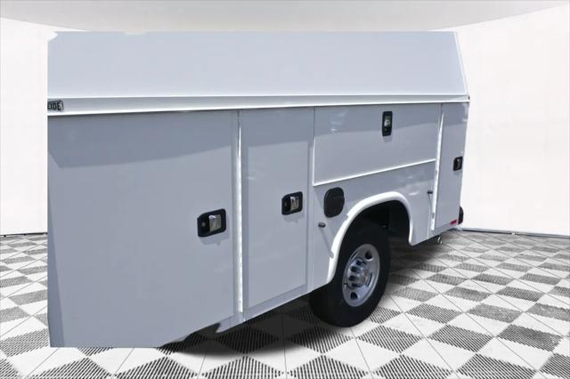 2025 Chevrolet Express Cutaway Work Van