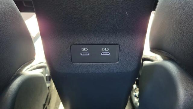 2025 Nissan Kicks SR FWD