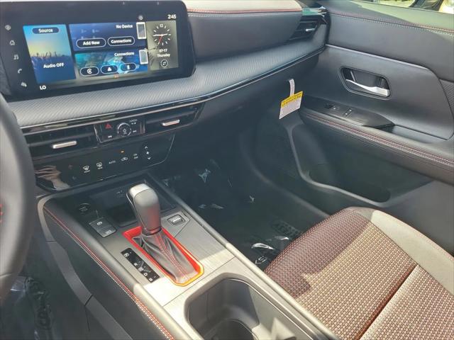 2025 Nissan Kicks SR FWD