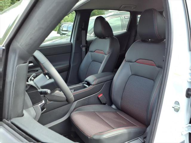 2025 Nissan Kicks SR FWD