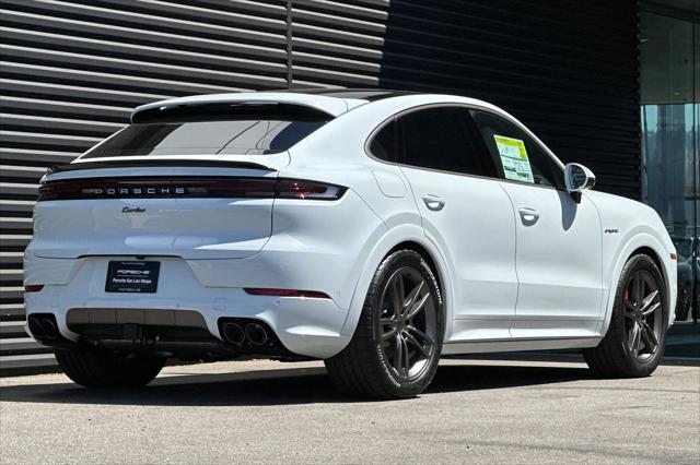 2025 Porsche Cayenne E-Hybrid Turbo