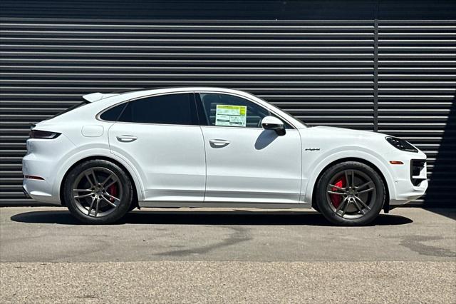 2025 Porsche Cayenne E-Hybrid Turbo