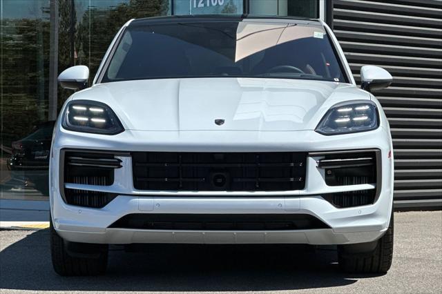 2025 Porsche Cayenne E-Hybrid Turbo