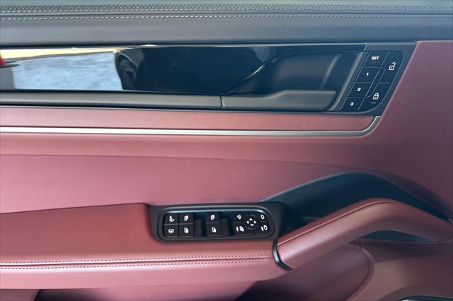 2025 Porsche Cayenne E-Hybrid Turbo