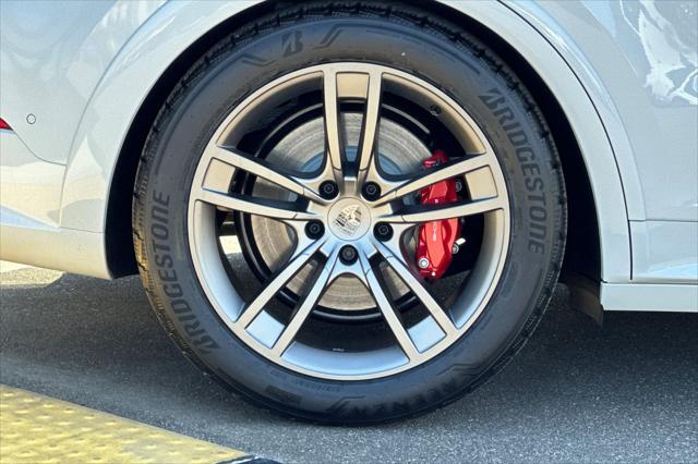 2025 Porsche Cayenne E-Hybrid Turbo