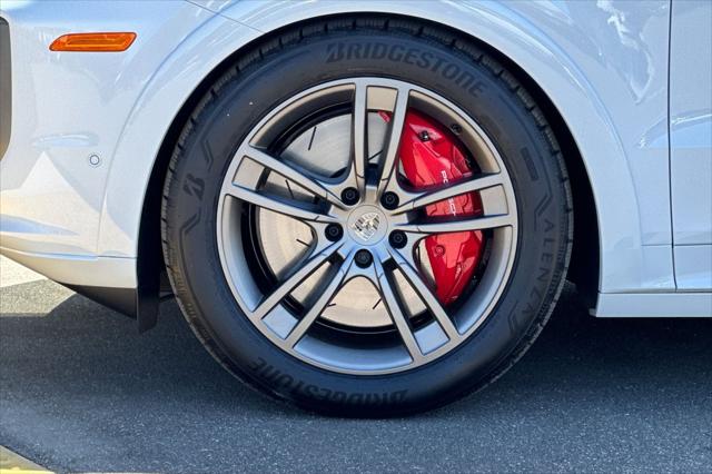 2025 Porsche Cayenne E-Hybrid Turbo