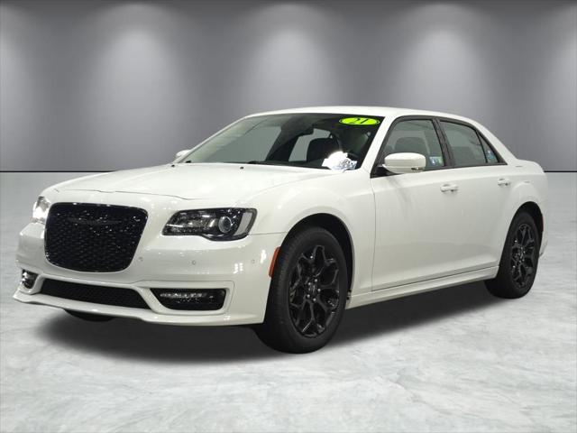 2021 Chrysler 300 Touring L AWD