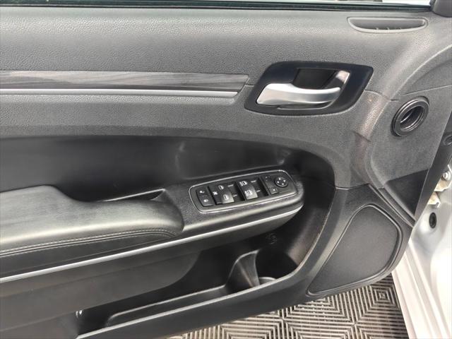 2021 Chrysler 300 Touring L AWD