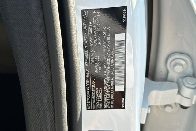 2026 Volvo XC60 B5 Plus