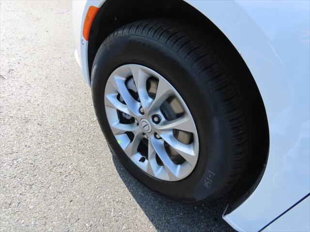 2026 Chrysler Pacifica PACIFICA SELECT AWD