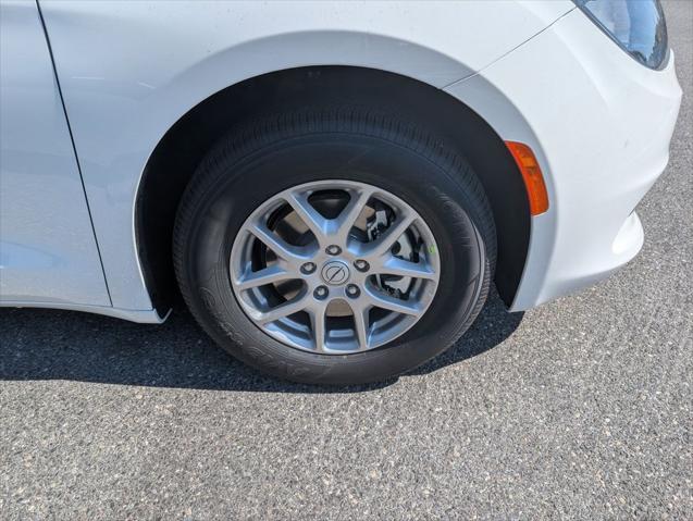 2026 Chrysler Voyager VOYAGER LX