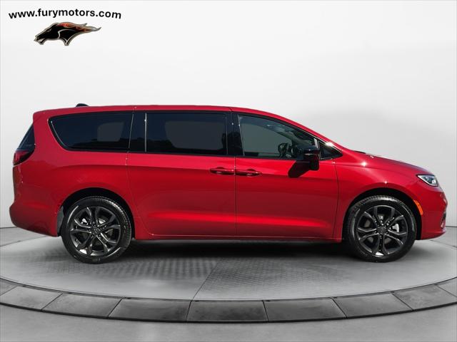 2026 Chrysler Pacifica PACIFICA SELECT AWD