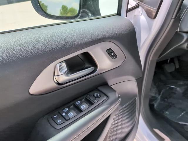 2026 Chrysler Pacifica Select AWD