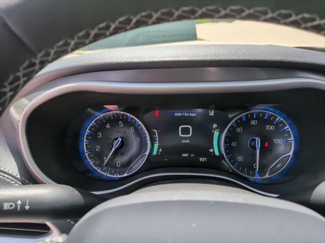 2026 Chrysler Pacifica Select AWD