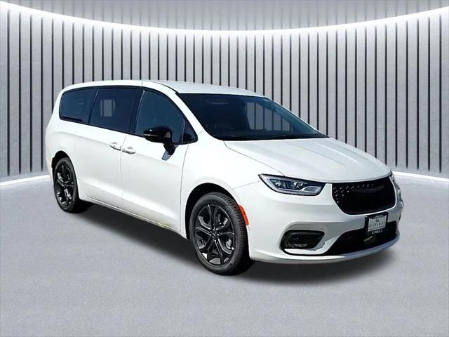 2026 Chrysler Pacifica PACIFICA SELECT AWD