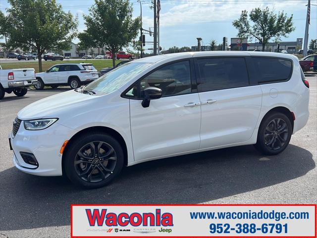 2026 Chrysler Pacifica PACIFICA SELECT AWD 2026 Chrysler Pacifica PACIFICA SELECT AWD