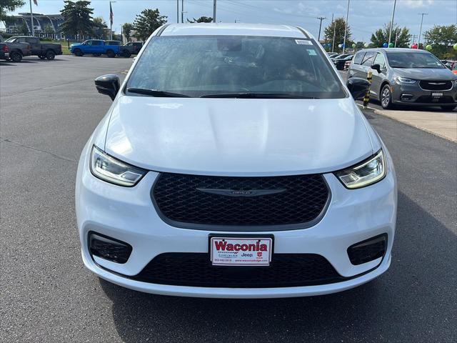 2026 Chrysler Pacifica PACIFICA SELECT AWD