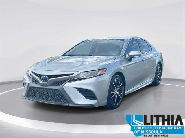 2020 Toyota Camry SE Hybrid