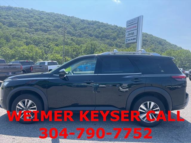 2023 Nissan Pathfinder SL 4WD