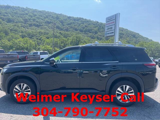 2023 Nissan Pathfinder SL 4WD