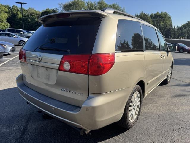 2010 Toyota Sienna XLE