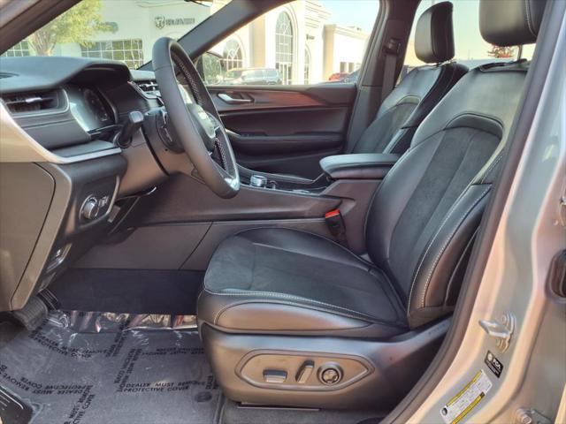 2025 Jeep Grand Cherokee GRAND CHEROKEE L ALTITUDE 4X4