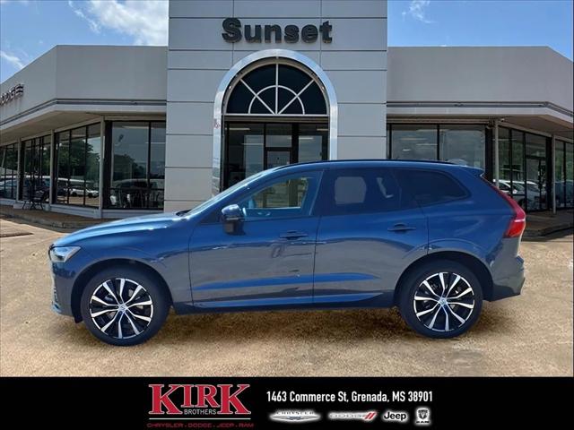 2024 Volvo XC60 B5 Plus Dark Theme 2024 Volvo XC60 B5 Plus Dark Theme