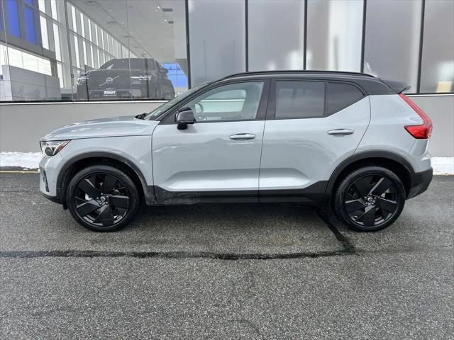 2026 Volvo XC40 Black Edition Ultra, B5 AWD Gas (mild hybrid)
