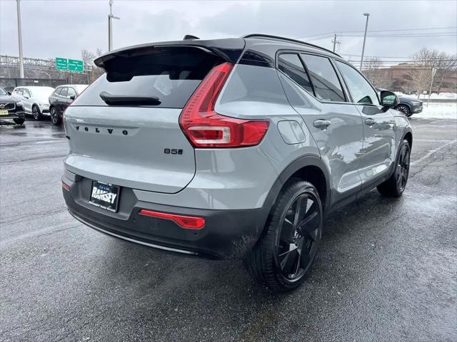 2026 Volvo XC40 Black Edition Ultra, B5 AWD Gas (mild hybrid)