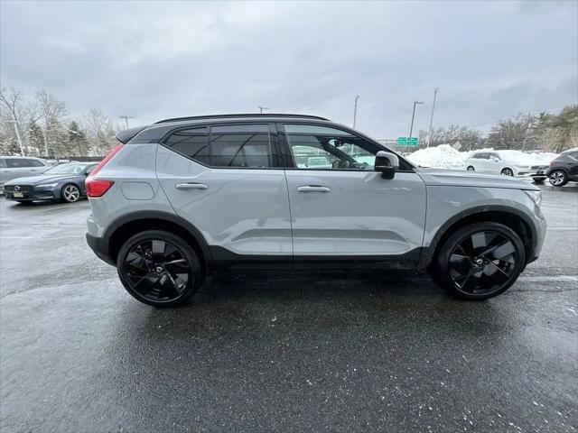 2026 Volvo XC40 Black Edition Ultra, B5 AWD Gas (mild hybrid)