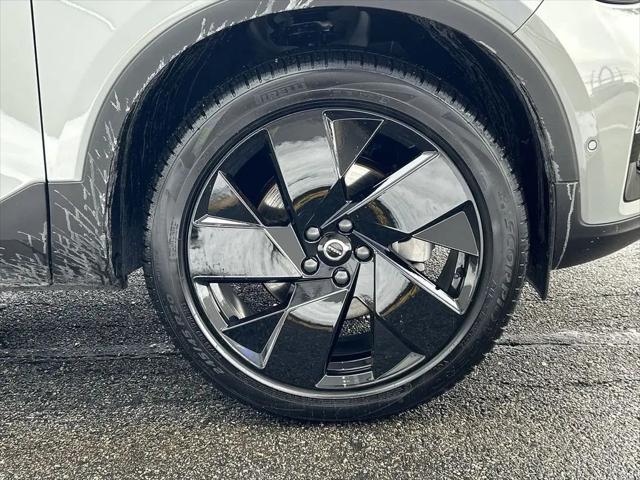 2026 Volvo XC40 Black Edition Ultra, B5 AWD Gas (mild hybrid)