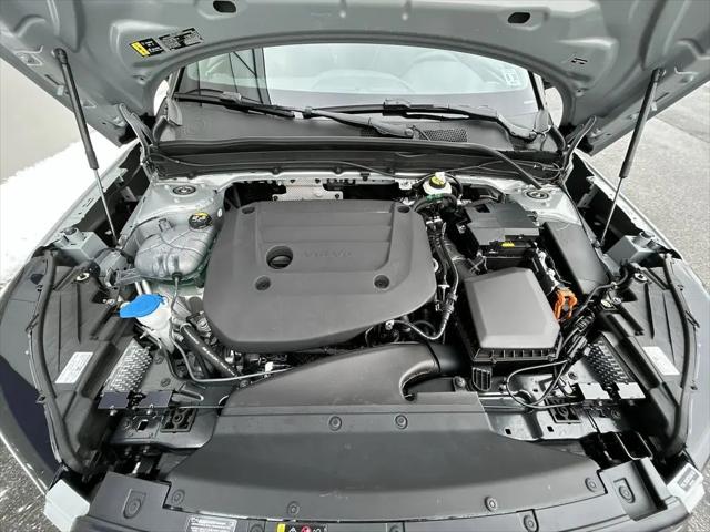 2026 Volvo XC40 Black Edition Ultra, B5 AWD Gas (mild hybrid)