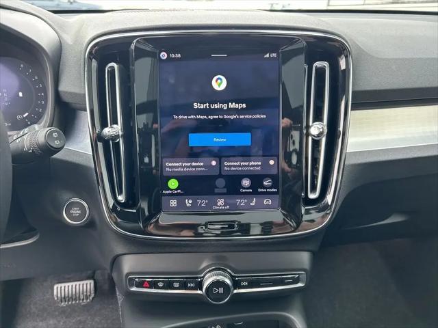 2026 Volvo XC40 Black Edition Ultra, B5 AWD Gas (mild hybrid)