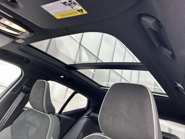 2026 Volvo XC40 Black Edition Ultra, B5 AWD Gas (mild hybrid)