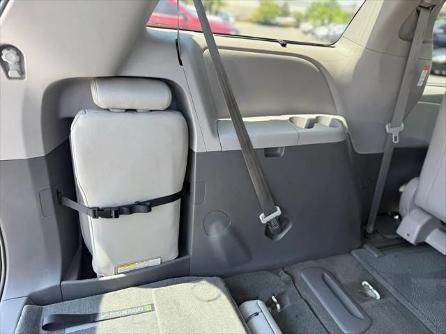 2017 Toyota Sienna XLE Premium 8 Passenger