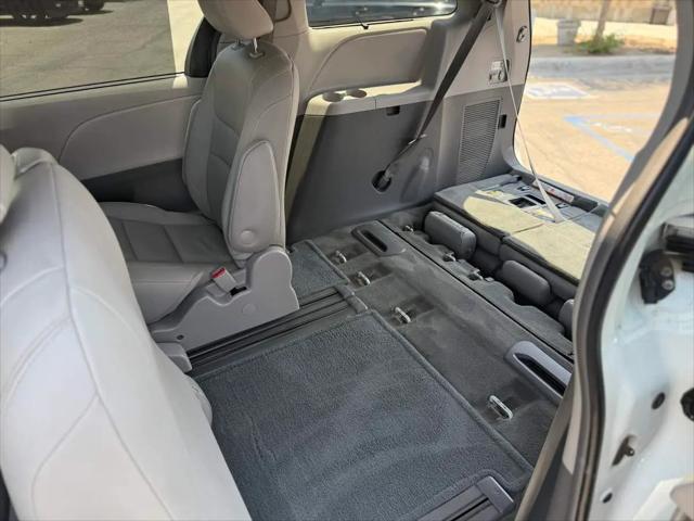 2017 Toyota Sienna XLE Premium 8 Passenger
