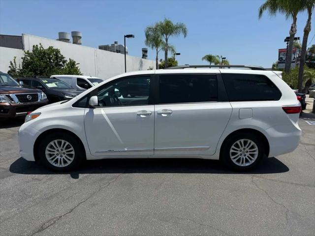 2017 Toyota Sienna XLE Premium 8 Passenger