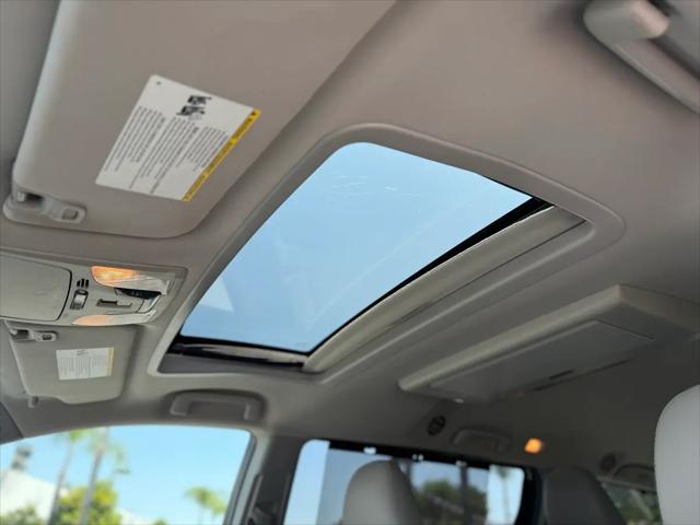 2017 Toyota Sienna XLE Premium 8 Passenger