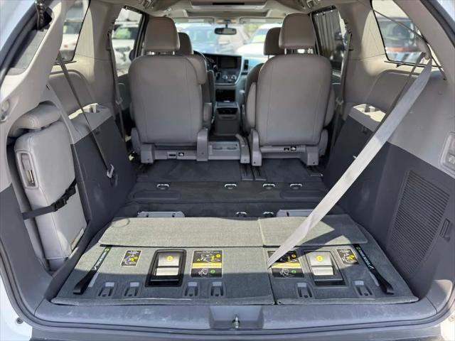 2017 Toyota Sienna XLE Premium 8 Passenger