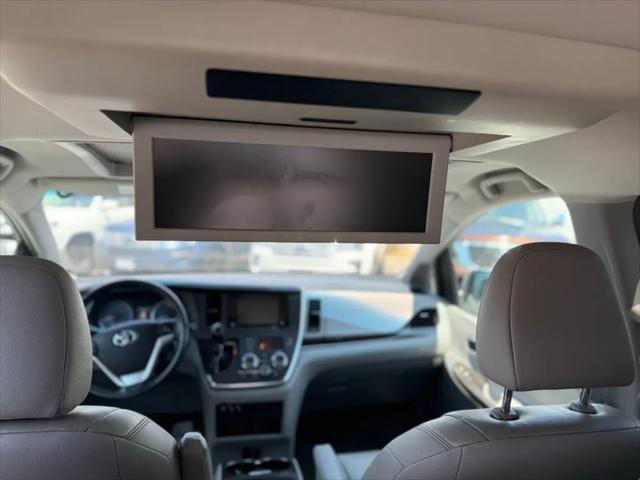 2017 Toyota Sienna XLE Premium 8 Passenger