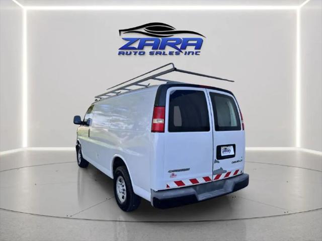 2005 Chevrolet Express Base