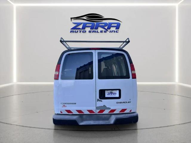 2005 Chevrolet Express Base